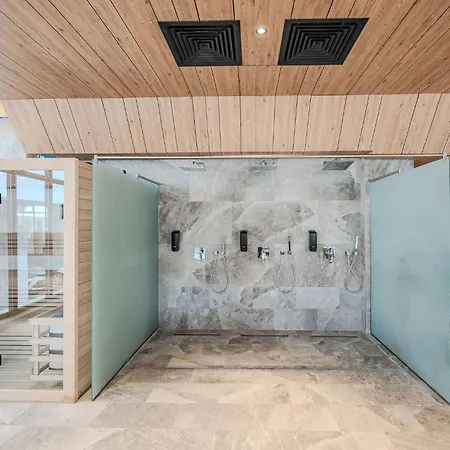 Sky Pool&spa Sea In Odyssey-parking Apartamento Mamaia